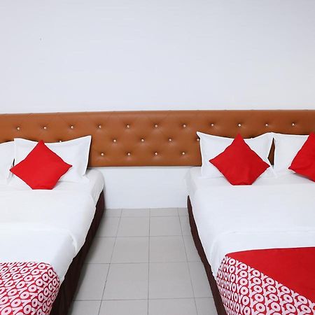 Oyo 89672 Eg Hotel Jj Johor Bahru Exterior photo